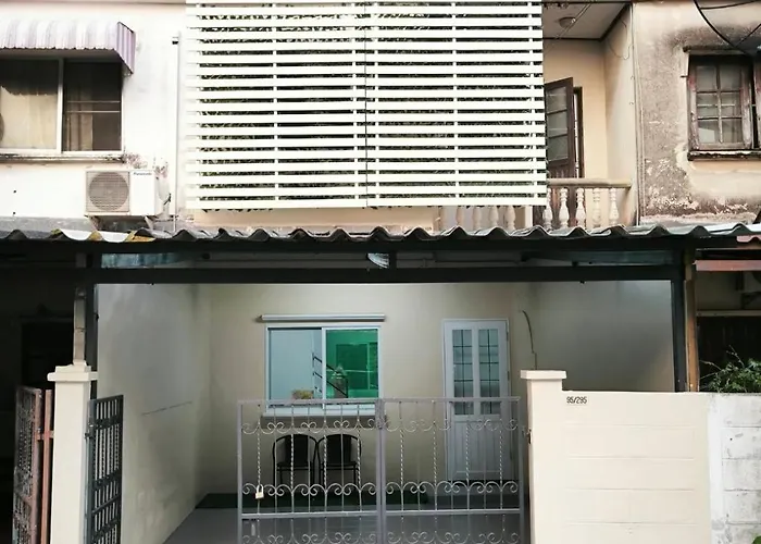 Chanom House